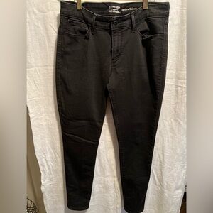 Levi's modern skinny jeans in black. Womans size 12.